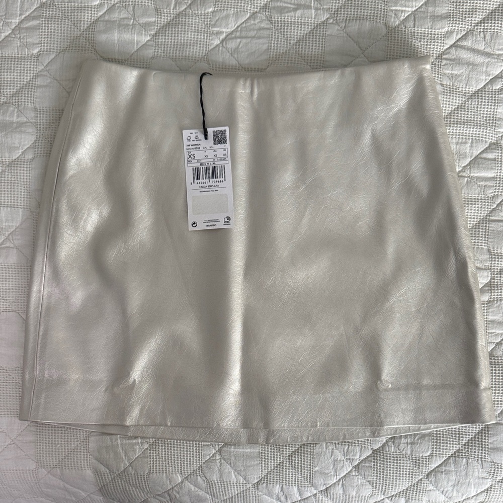 Elegant Golden Cream Leather Skirt